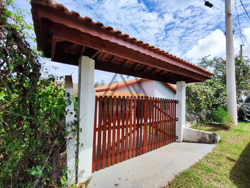 Chácara com 3 quartos à venda, 1300m2 em Porangaba - SP - imagem 2 Foto 2 de Chácara com 3 quartos à venda, 1300m2 em Porangaba - SP