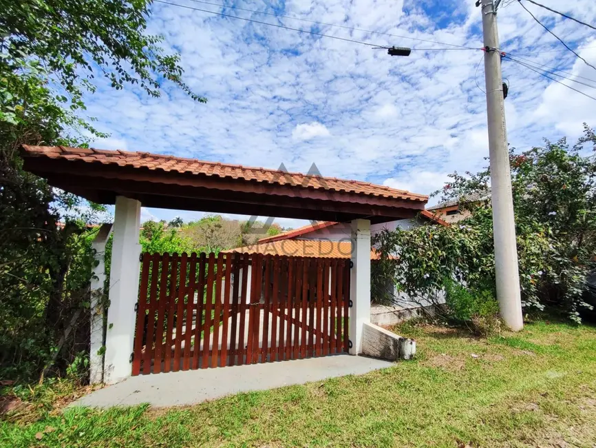 Chácara com 3 quartos à venda, 1300m2 em Porangaba - SP - imagem 3 Foto 3 de Chácara com 3 quartos à venda, 1300m2 em Porangaba - SP