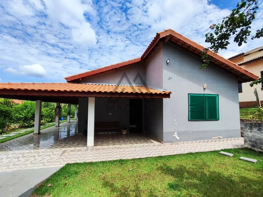 Chácara com 3 quartos à venda, 1300m2 em Porangaba - SP - imagem 4 Foto 4 de Chácara com 3 quartos à venda, 1300m2 em Porangaba - SP