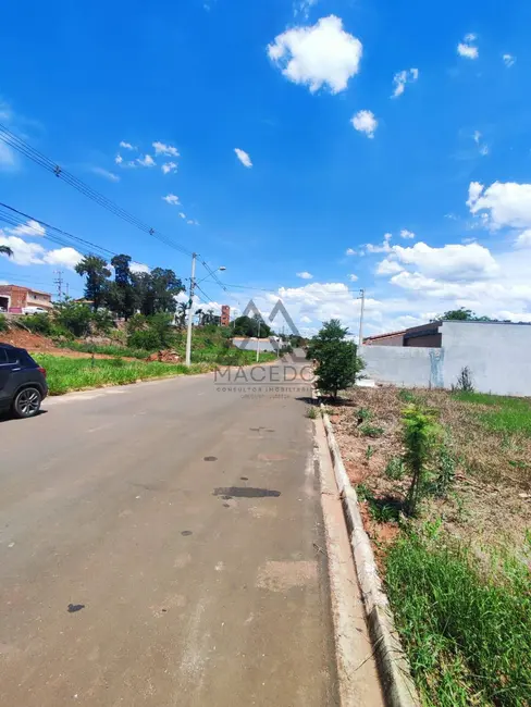 Foto 4 de Terreno / Lote à venda em Cesario Lange - SP