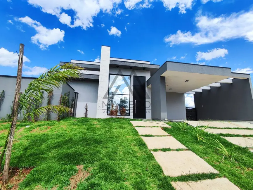Foto 1 de Casa de Condomínio com 3 quartos à venda, 450m2 em Porangaba - SP