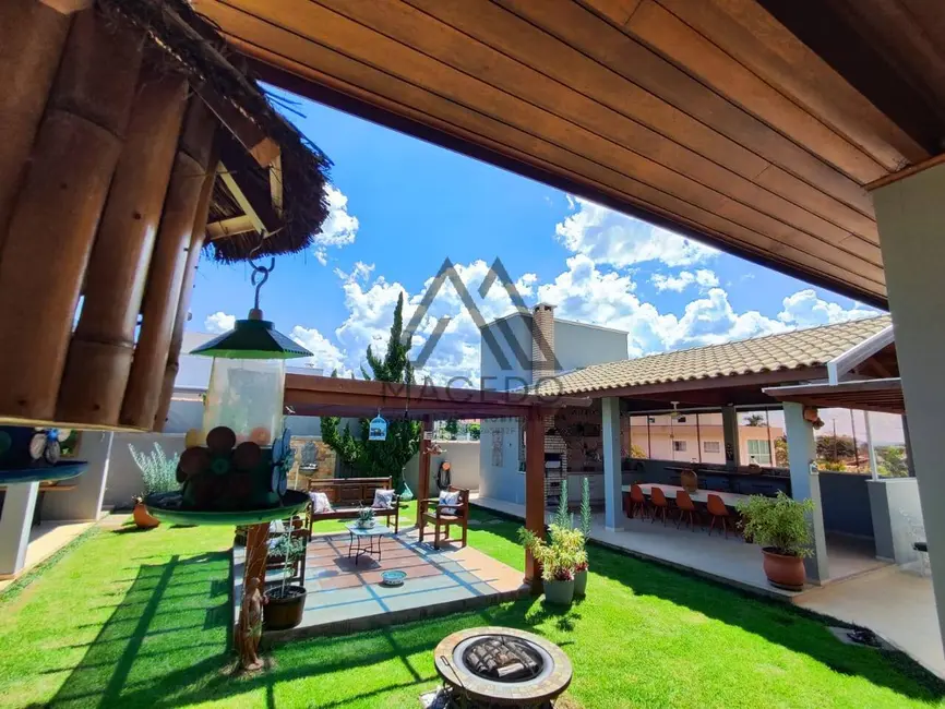 Foto 9 de Casa de Condomínio com 4 quartos à venda, 1350m2 em Porangaba - SP