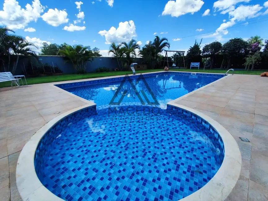 Foto 3 de Casa de Condomínio com 4 quartos à venda, 1350m2 em Porangaba - SP