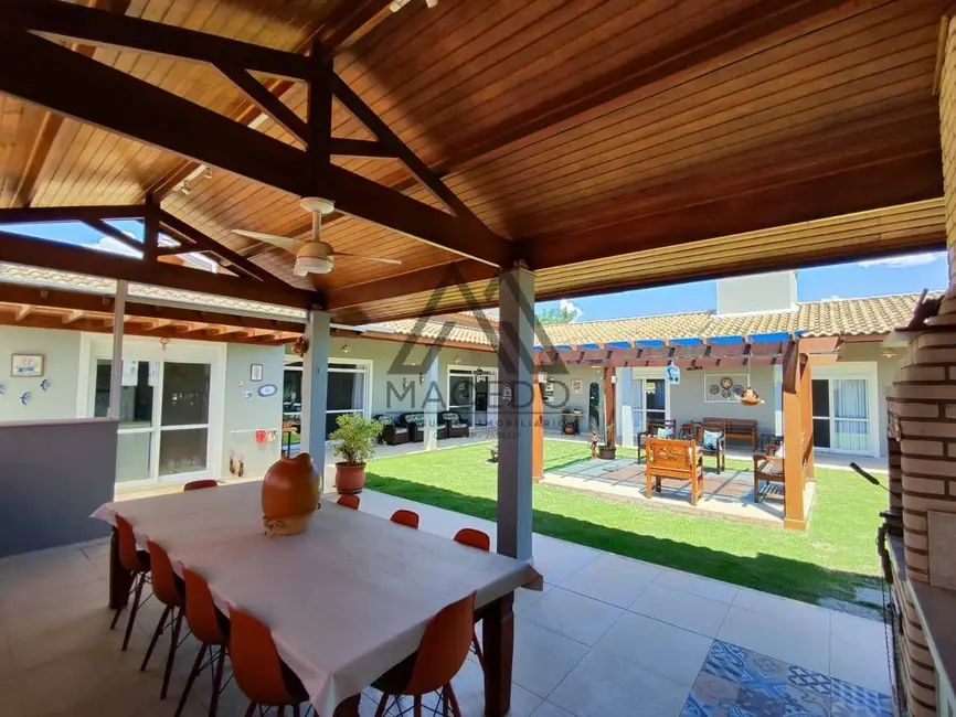 Foto 2 de Casa de Condomínio com 4 quartos à venda, 1350m2 em Porangaba - SP