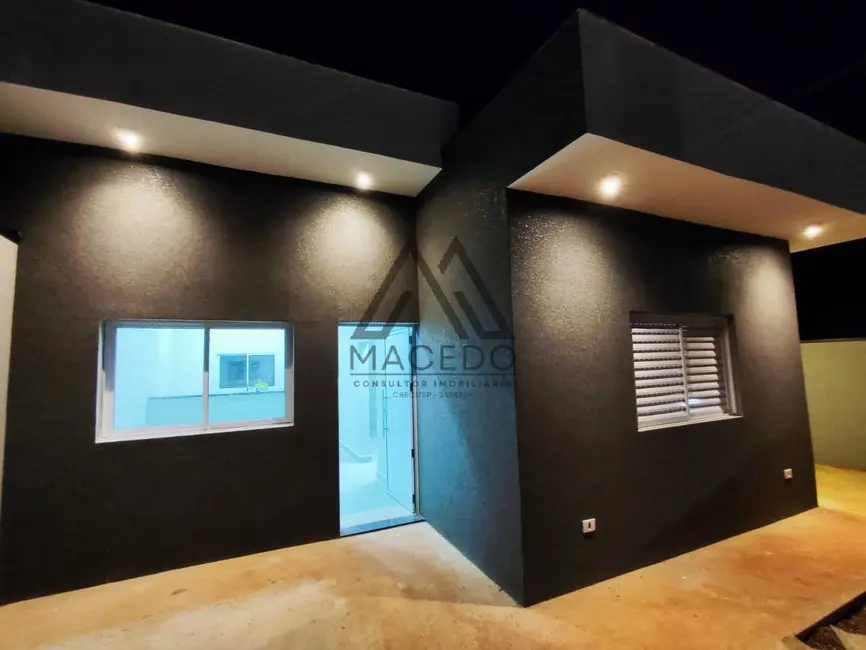 Foto 2 de Casa com 2 quartos à venda, 200m2 em Cesario Lange - SP