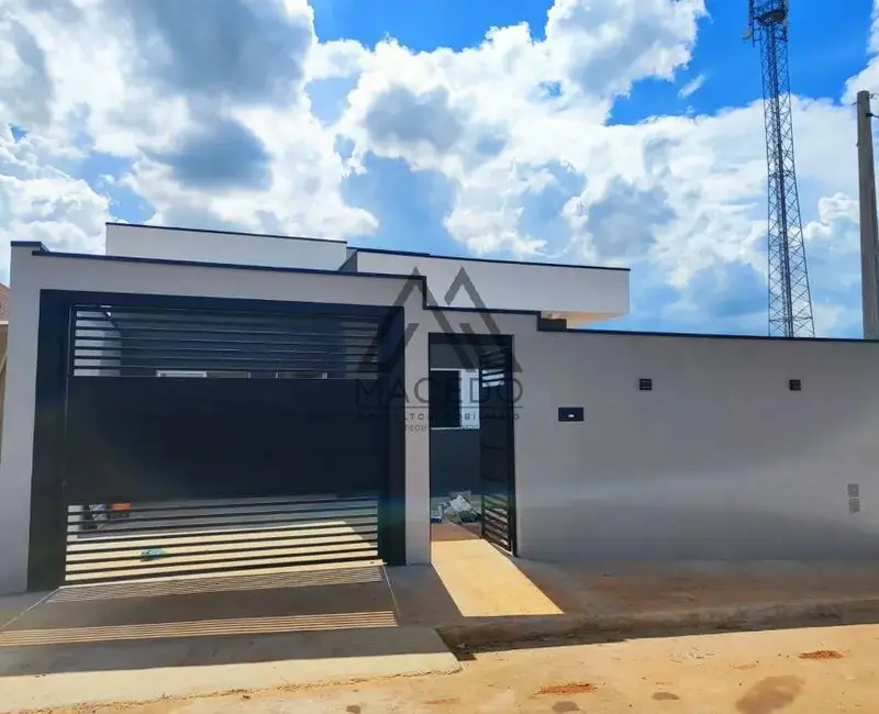 Foto 1 de Casa com 2 quartos à venda, 200m2 em Cesario Lange - SP