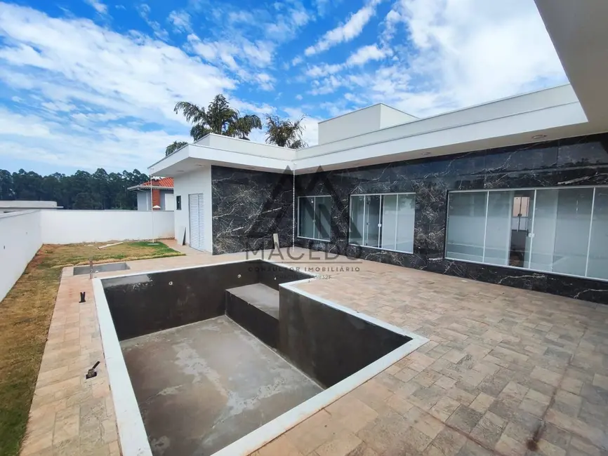 Foto 3 de Casa de Condomínio com 3 quartos à venda, 450m2 em Porangaba - SP