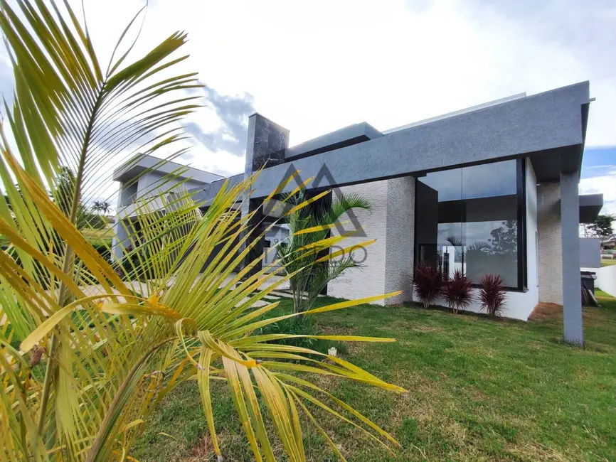 Foto 2 de Casa de Condomínio com 3 quartos à venda, 450m2 em Porangaba - SP