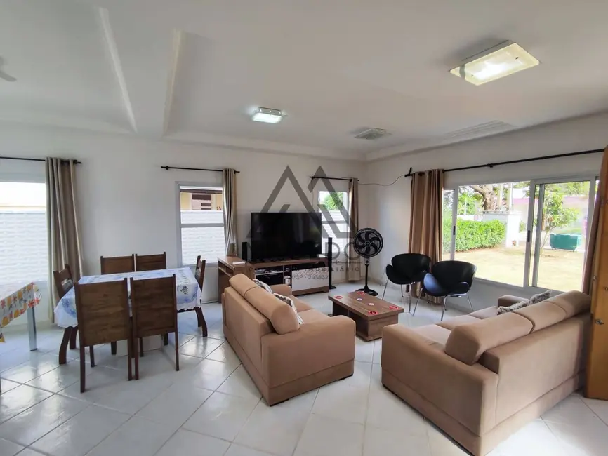 Foto 2 de Casa de Condomínio com 3 quartos à venda, 450m2 em Porangaba - SP
