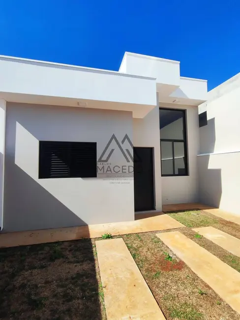 Foto 1 de Casa com 2 quartos à venda, 175m2 em Cesario Lange - SP