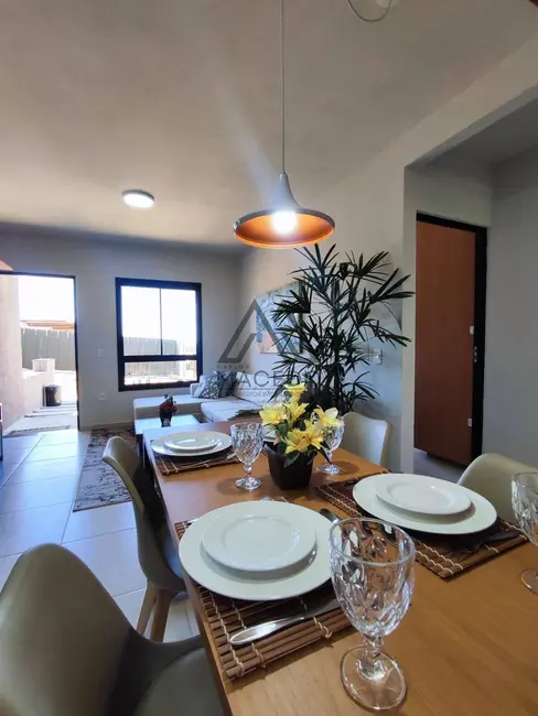 Foto 4 de Casa de Condomínio com 2 quartos à venda, 100m2 em Centro, Cesario Lange - SP