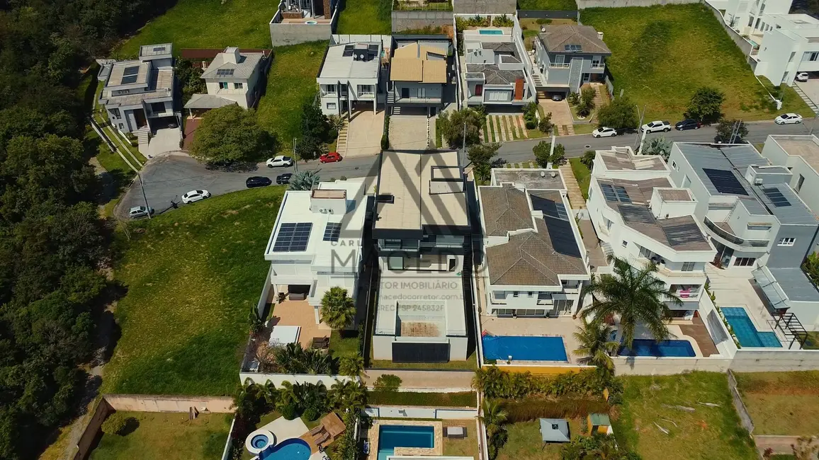 Foto 2 de Casa de Condomínio com 4 quartos à venda, 560m2 em Jardim do Golf I, Jandira - SP