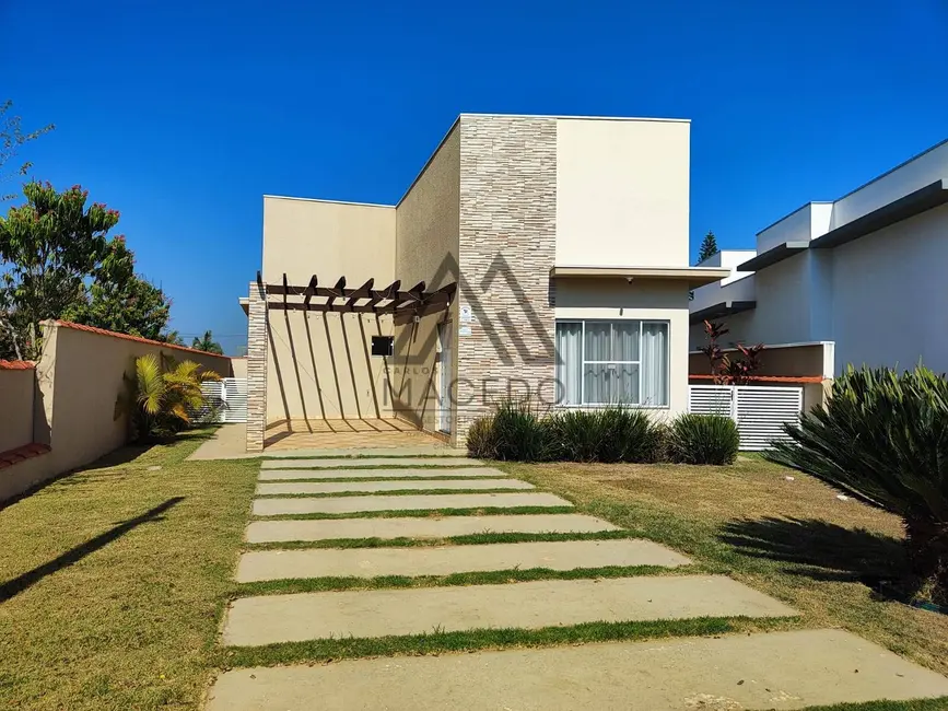Casa de Condomínio com 3 quartos à venda, 436m2 em Porangaba - SP - imagem 1 Foto 1 de Casa de Condomínio com 3 quartos à venda, 436m2 em Porangaba - SP