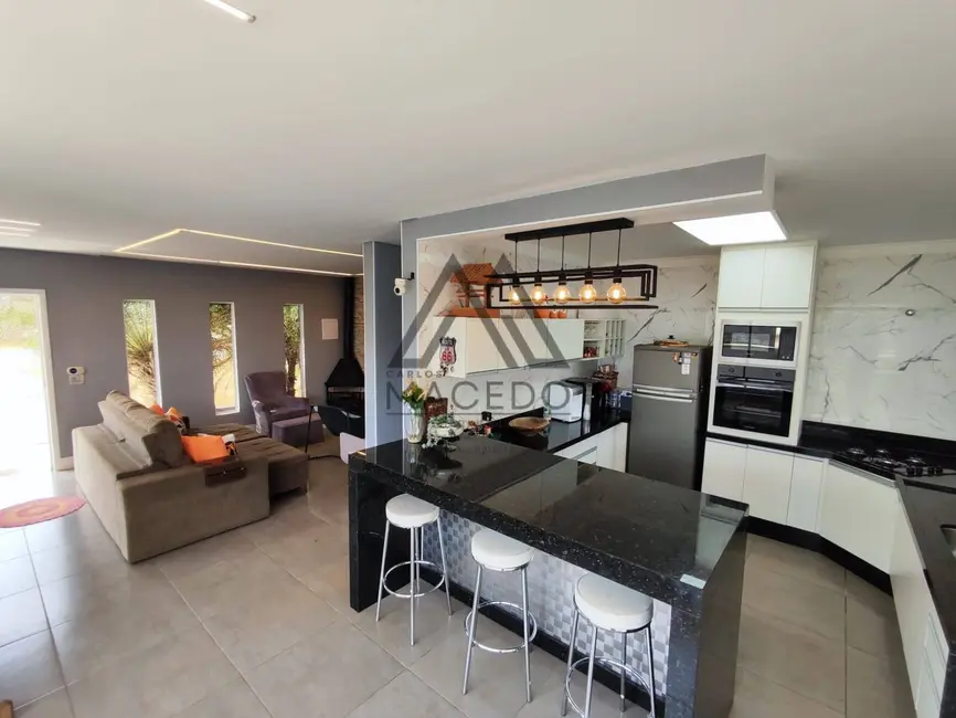 Foto 2 de Casa de Condomínio com 3 quartos à venda, 450m2 em Porangaba - SP