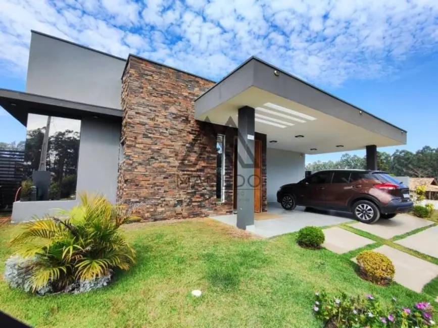 Foto 1 de Casa de Condomínio com 3 quartos à venda, 450m2 em Porangaba - SP