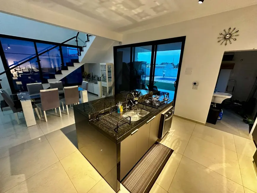 Foto 6 de Casa de Condomínio com 3 quartos à venda, 437m2 em Porangaba - SP