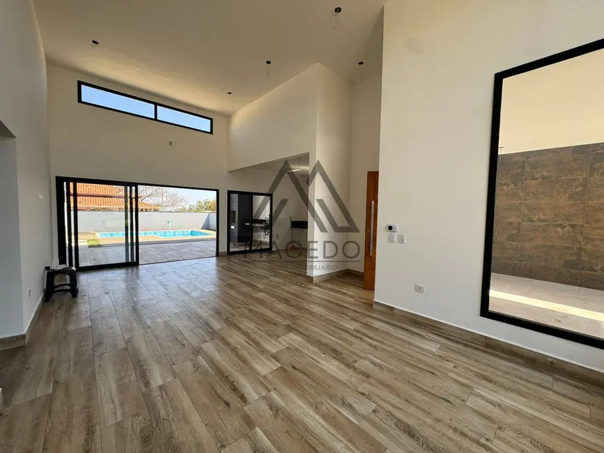 Foto 1 de Casa de Condomínio com 3 quartos à venda, 450m2 em Porangaba - SP