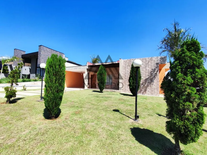 Foto 1 de Casa de Condomínio à venda e para alugar em Porangaba - SP