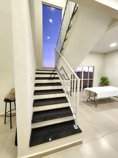 Foto 2 de Casa de Condomínio à venda, 300m2 em Porangaba - SP