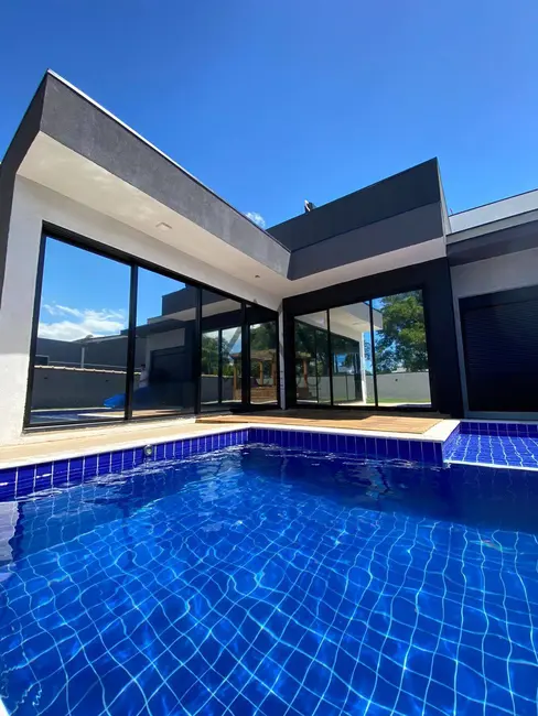 Foto 1 de Casa de Condomínio com 3 quartos à venda, 182m2 em Pardinho - SP