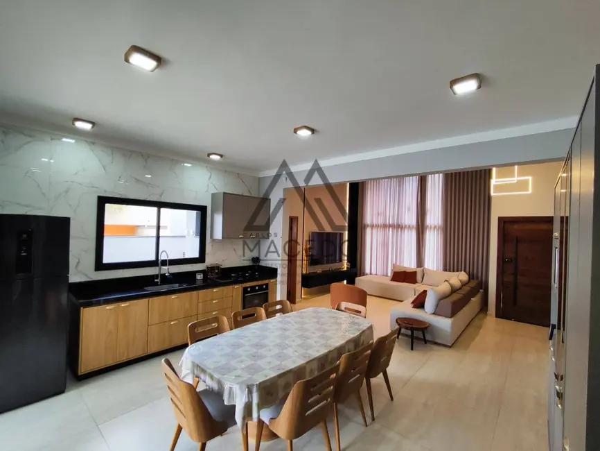 Foto 3 de Casa de Condomínio com 3 quartos à venda, 450m2 em Porangaba - SP