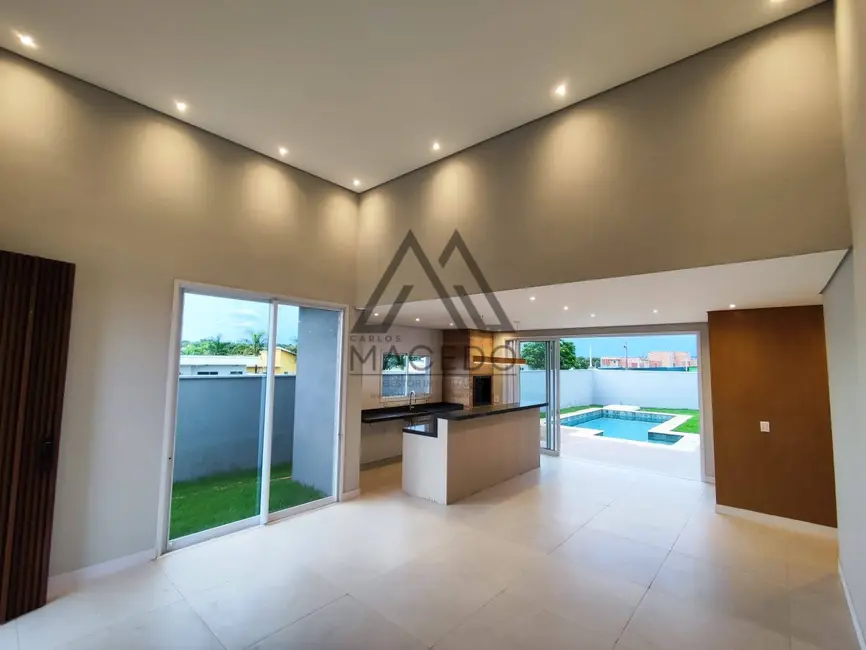 Foto 3 de Casa de Condomínio à venda, 420m2 em Pardinho - SP