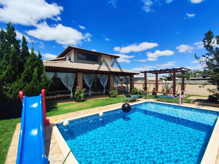 Foto 3 de Casa com 3 quartos à venda, 450m2 em Porangaba - SP