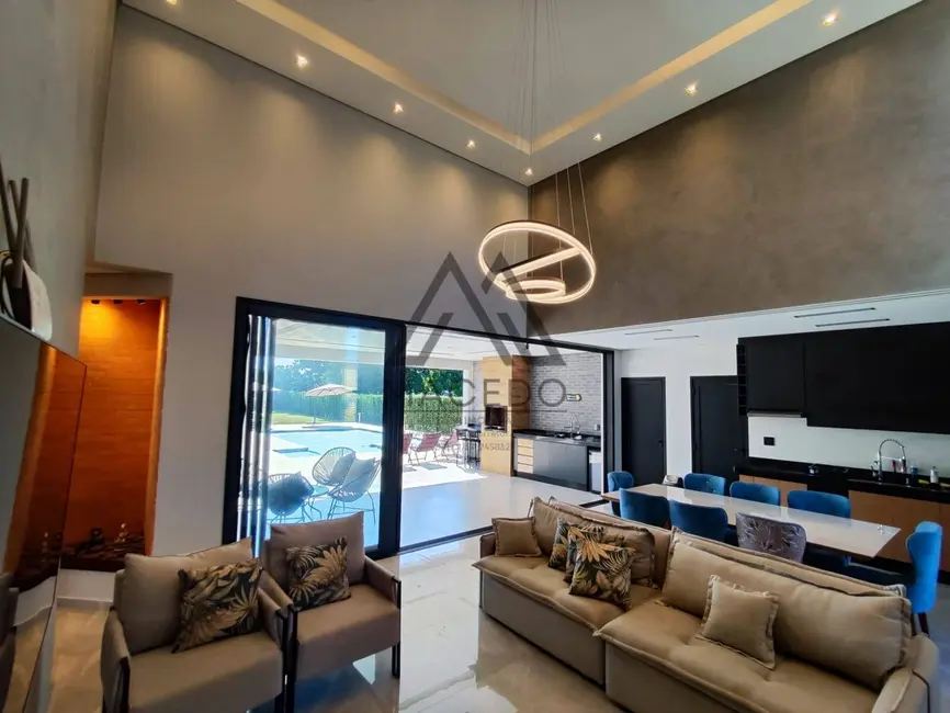 Casa de Condomínio com 3 quartos à venda, 250m2 em Cesario Lange - SP - imagem 4 Foto 4 de Casa de Condomínio com 3 quartos à venda, 250m2 em Cesario Lange - SP