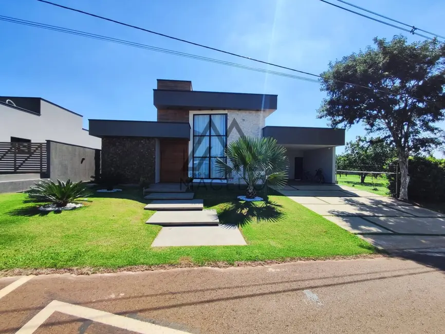 Foto 3 de Casa de Condomínio com 3 quartos à venda, 1000m2 em Cesario Lange - SP
