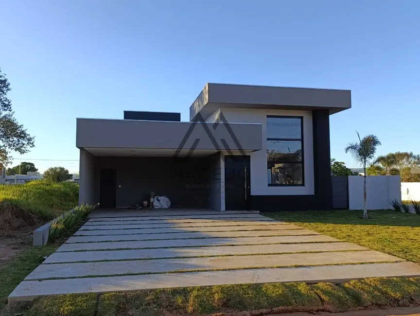 Casa de Condomínio com 3 quartos à venda, 450m2 em Pardinho - SP - imagem 2 Foto 2 de Casa de Condomínio com 3 quartos à venda, 450m2 em Pardinho - SP