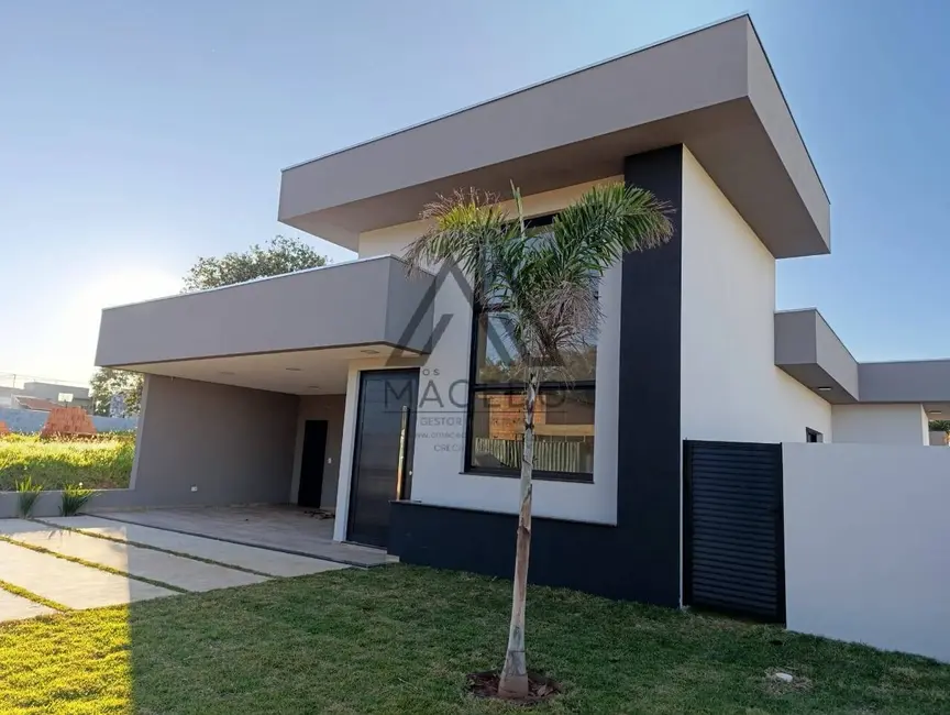 Casa de Condomínio com 3 quartos à venda, 450m2 em Pardinho - SP - imagem 3 Foto 3 de Casa de Condomínio com 3 quartos à venda, 450m2 em Pardinho - SP