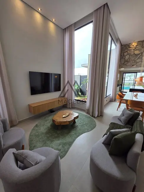 Casa de Condomínio com 3 quartos à venda, 420m2 em Pardinho - SP - imagem 3 Foto 3 de Casa de Condomínio com 3 quartos à venda, 420m2 em Pardinho - SP
