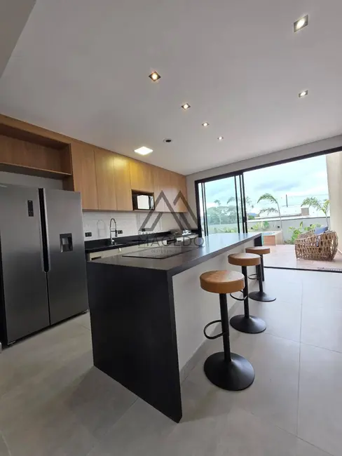 Casa de Condomínio com 3 quartos à venda, 420m2 em Pardinho - SP - imagem 2 Foto 2 de Casa de Condomínio com 3 quartos à venda, 420m2 em Pardinho - SP