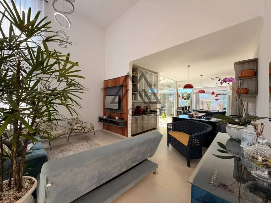 Foto 9 de Casa com 3 quartos à venda, 420m2 em Pardinho - SP