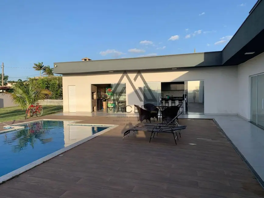 Foto 4 de Casa com 3 quartos à venda, 900m2 em Porangaba - SP