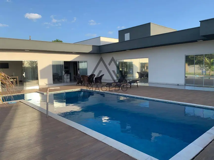 Foto 2 de Casa com 3 quartos à venda, 900m2 em Porangaba - SP