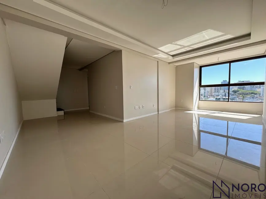 Cobertura com 4 quartos à venda, 234m2 em Nossa Senhora Medianeira, Santa Maria - RS - imagem 3 Foto 3 de Cobertura com 4 quartos à venda, 234m2 em Nossa Senhora Medianeira, Santa Maria - RS
