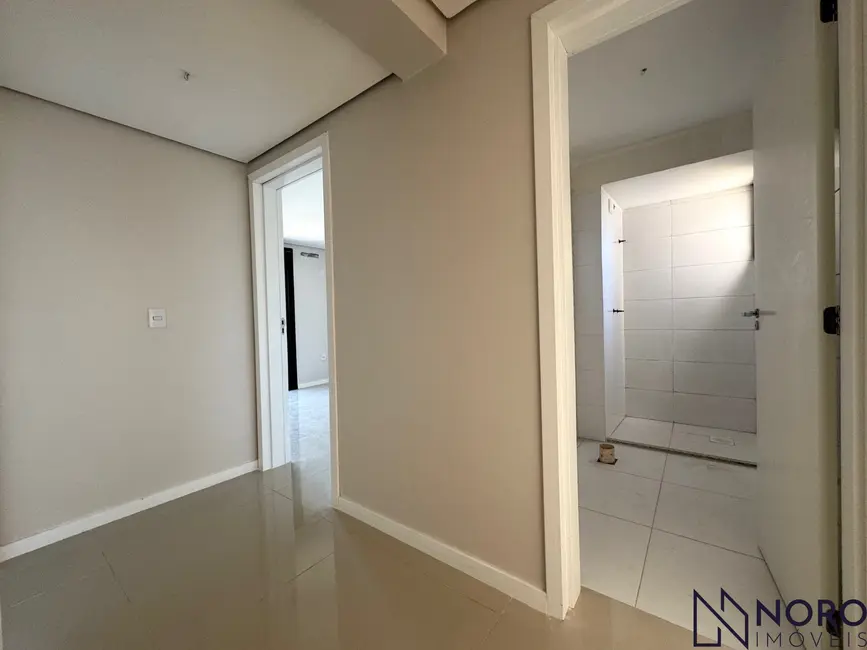 Cobertura com 4 quartos à venda, 234m2 em Nossa Senhora Medianeira, Santa Maria - RS - imagem 9 Foto 9 de Cobertura com 4 quartos à venda, 234m2 em Nossa Senhora Medianeira, Santa Maria - RS