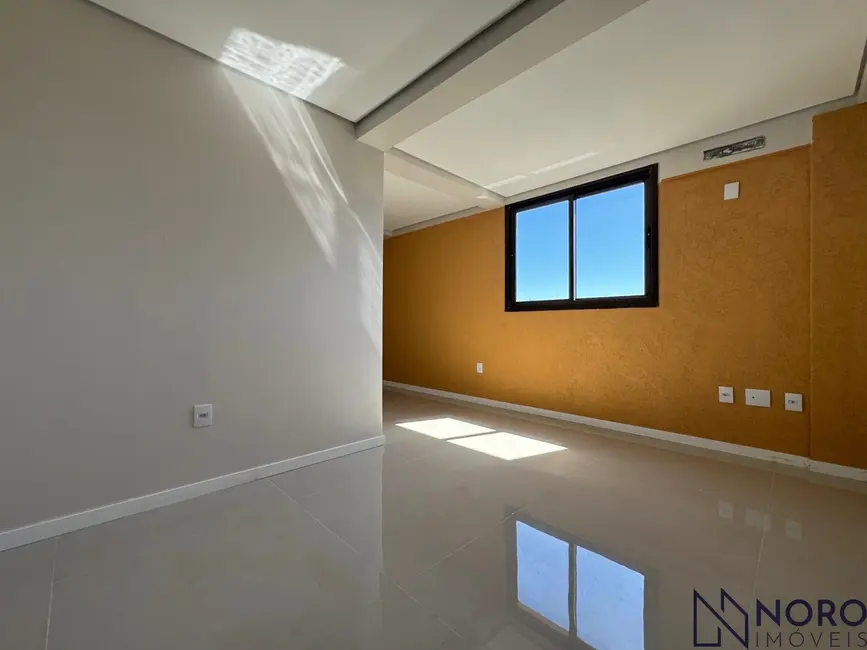 Cobertura com 4 quartos à venda, 234m2 em Nossa Senhora Medianeira, Santa Maria - RS - imagem 4 Foto 4 de Cobertura com 4 quartos à venda, 234m2 em Nossa Senhora Medianeira, Santa Maria - RS