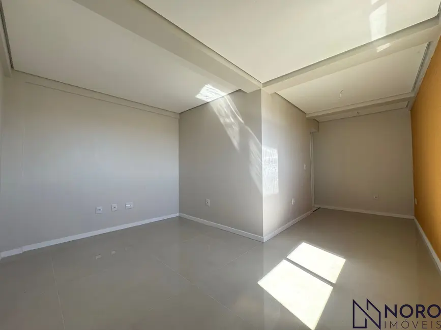 Cobertura com 4 quartos à venda, 234m2 em Nossa Senhora Medianeira, Santa Maria - RS - imagem 6 Foto 6 de Cobertura com 4 quartos à venda, 234m2 em Nossa Senhora Medianeira, Santa Maria - RS