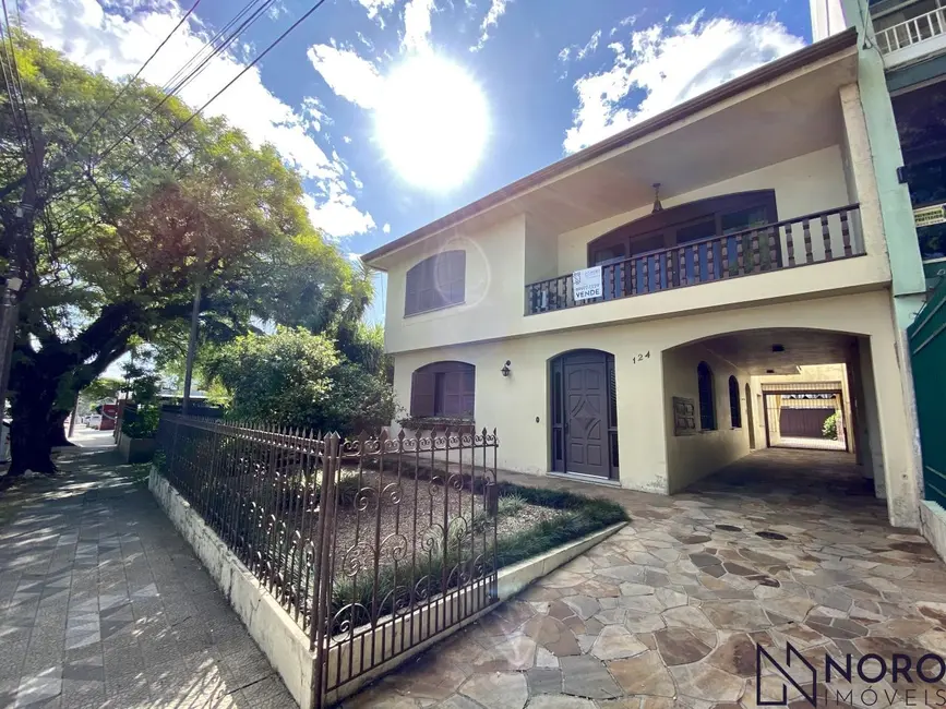 Foto 1 de Apartamento com 4 quartos para alugar, 244m2 em Nossa Senhora Medianeira, Santa Maria - RS