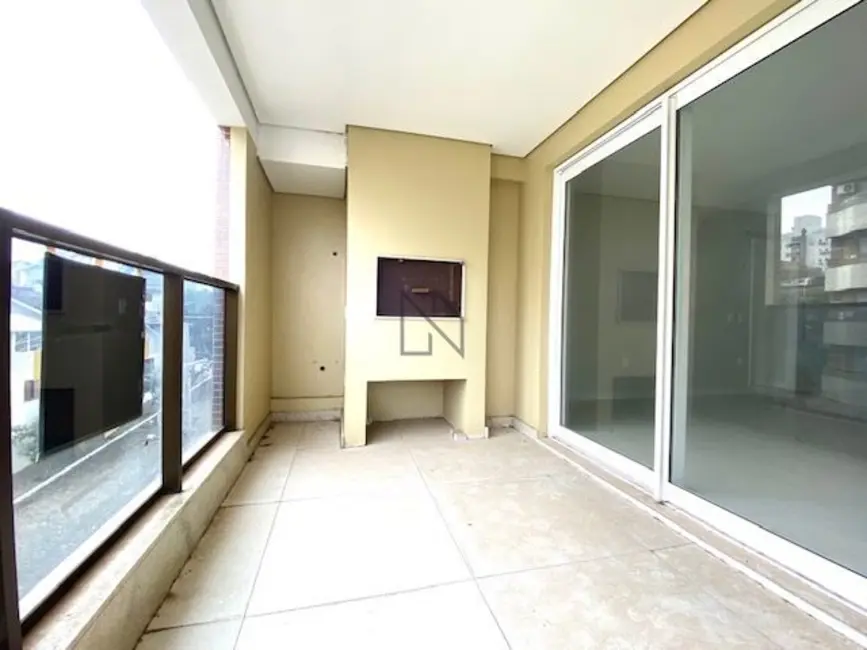 Foto 9 de Apartamento com 3 quartos à venda, 221m2 em Nossa Senhora de Lourdes, Santa Maria - RS