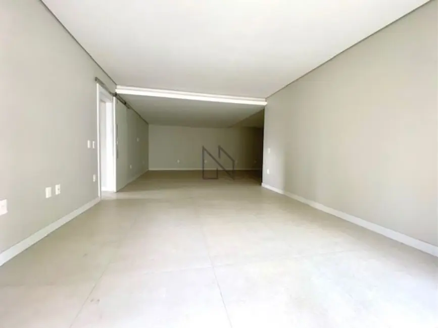 Foto 7 de Apartamento com 3 quartos à venda, 221m2 em Nossa Senhora de Lourdes, Santa Maria - RS