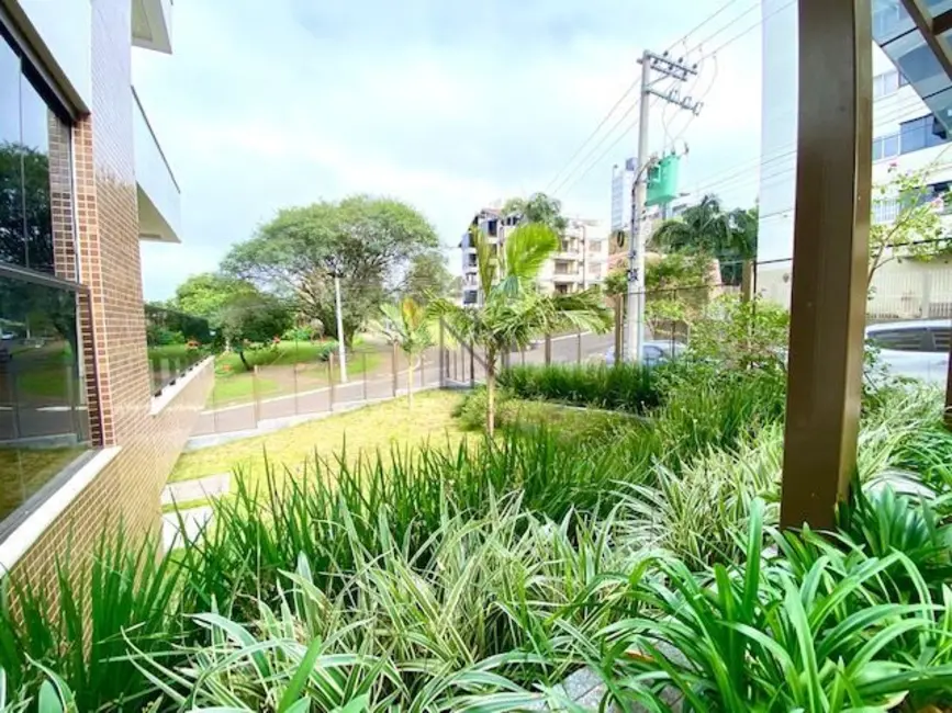 Foto 5 de Apartamento com 3 quartos à venda, 170m2 em Nossa Senhora de Lourdes, Santa Maria - RS