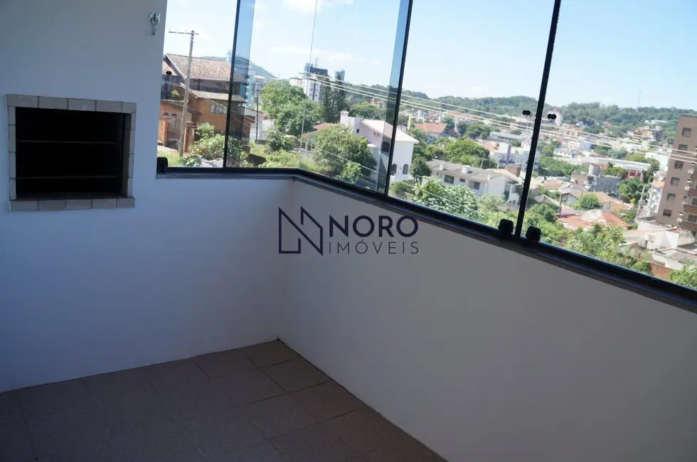 Foto 2 de Apartamento com 2 quartos à venda, 72m2 em Nossa Senhora de Lourdes, Santa Maria - RS