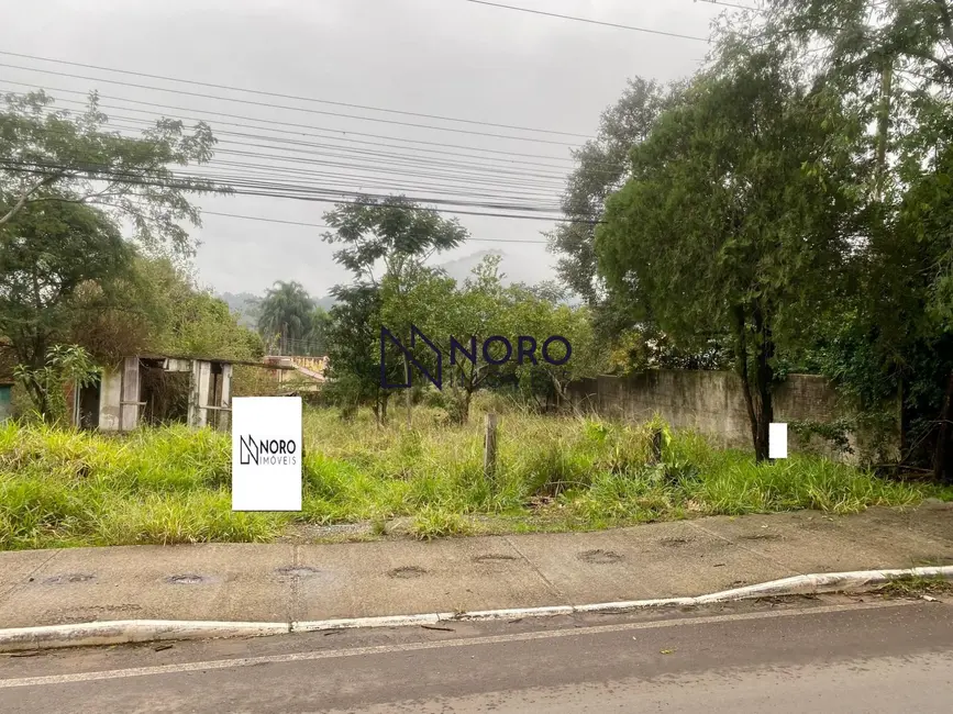 Foto 1 de Terreno / Lote à venda, 640m2 em Pé de Plátano, Santa Maria - RS