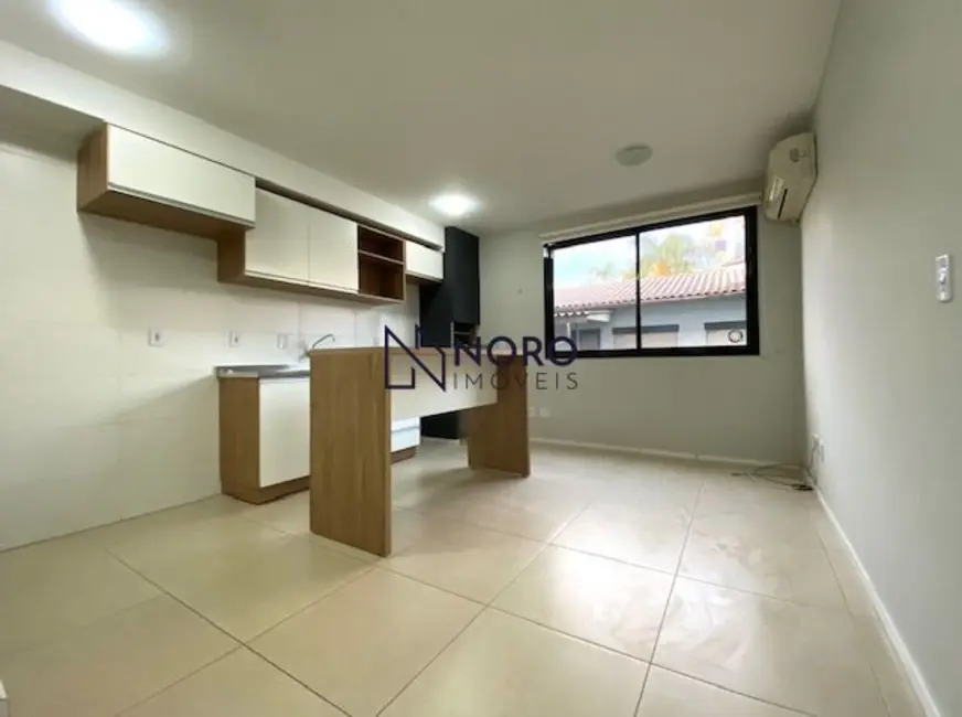 Foto 2 de Apartamento com 1 quarto para alugar, 35m2 em Nossa Senhora de Fátima, Santa Maria - RS