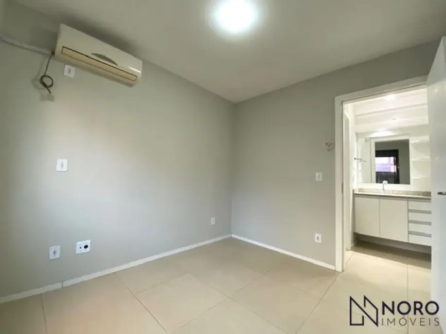 Foto 7 de Apartamento com 1 quarto para alugar, 35m2 em Nossa Senhora de Fátima, Santa Maria - RS