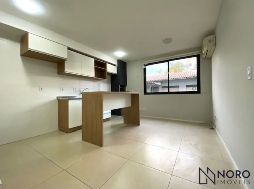 Foto 2 de Apartamento com 1 quarto para alugar, 35m2 em Nossa Senhora de Fátima, Santa Maria - RS