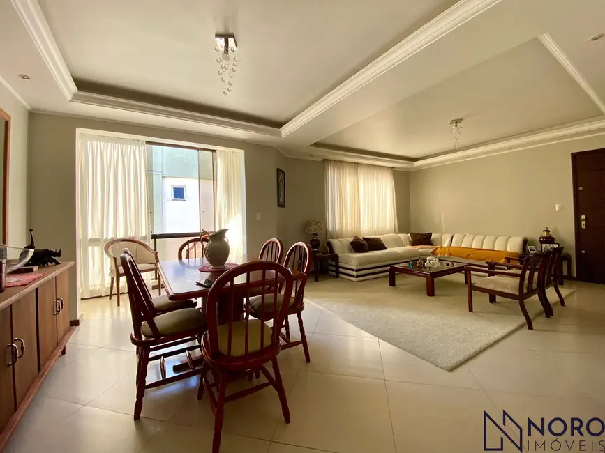 Foto 1 de Apartamento com 3 quartos à venda, 133m2 em Nossa Senhora do Rosário, Santa Maria - RS